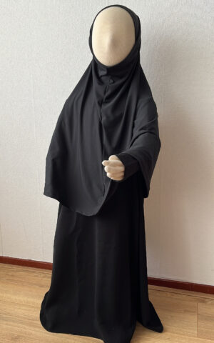 Amīnah Medium – Deep Black